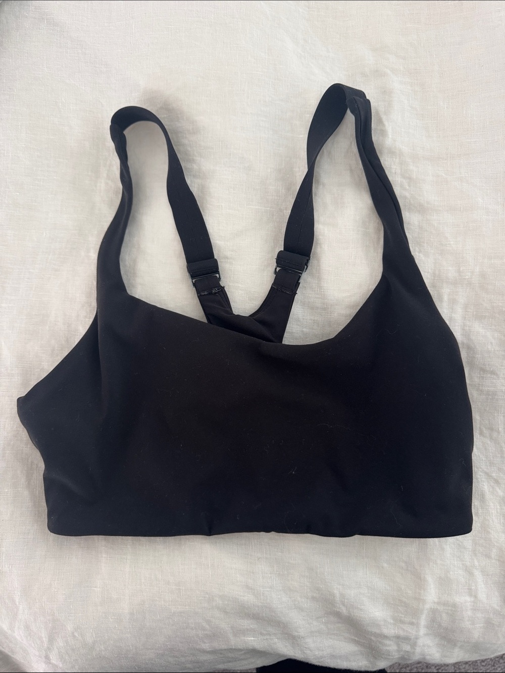 Vuori Black Wireless Scoop-Back Sports Bra